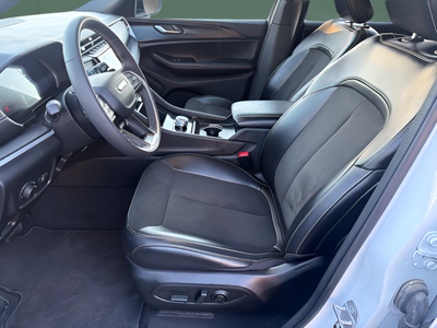 2025 Jeep Grand Cherokee Altitude 4x4