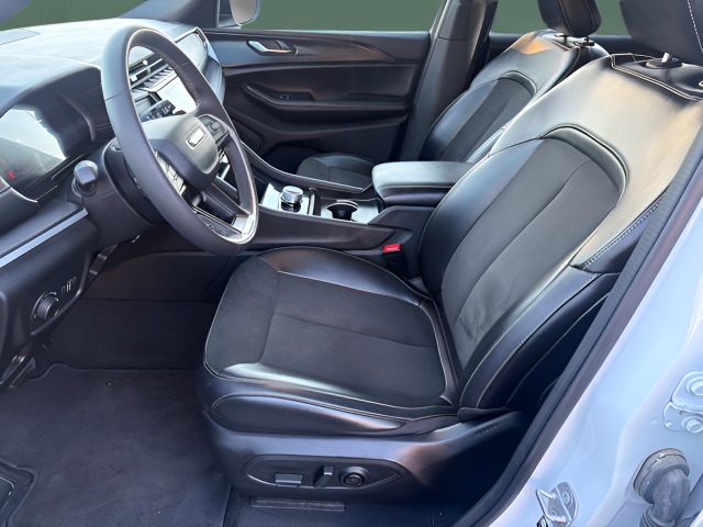 2025 Jeep Grand Cherokee Altitude 4x4