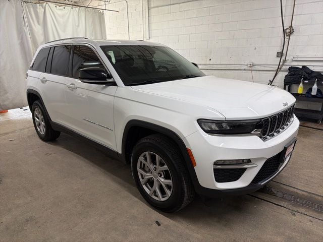 2022 Jeep Grand Cherokee Limited 4x4's photo
