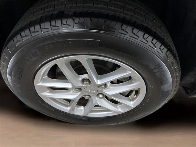 2024 Jeep Grand Cherokee L Laredo 4x4