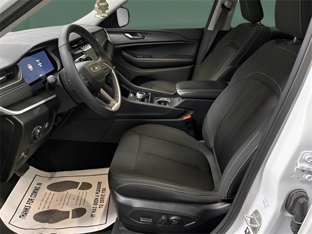 2024 Jeep Grand Cherokee L Laredo 4x4