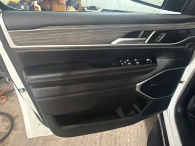 2024 Jeep Wagoneer Series II 4x2