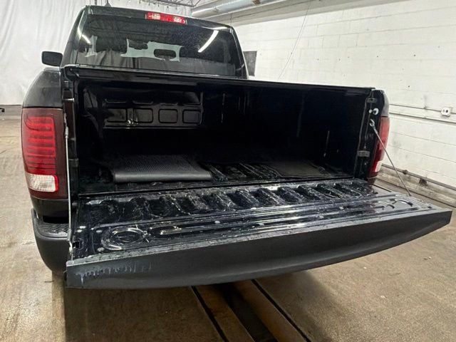 2022 RAM 1500 Classic Warlock Crew Cab 4x4 5'7' Box
