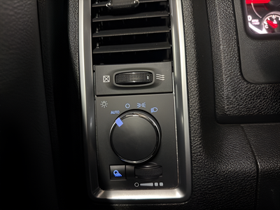 2021 RAM 1500 Classic SLT Crew Cab 4x4 5'7' Box