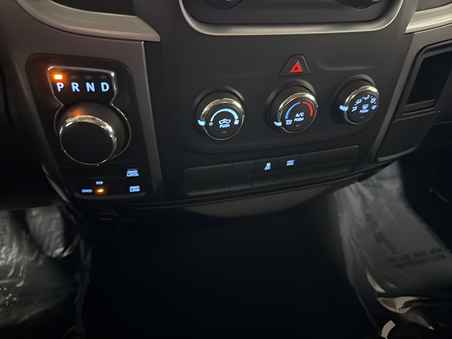 2021 RAM 1500 Classic SLT Crew Cab 4x4 5'7' Box