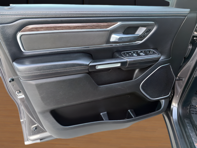 2019 RAM 1500 Laramie Quad Cab 4x2 6'4' Box