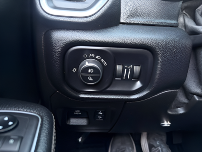 2019 RAM 1500 Laramie Quad Cab 4x2 6'4' Box