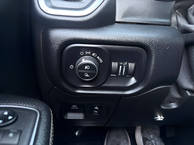 2019 RAM 1500 Laramie Quad Cab 4x2 6'4' Box