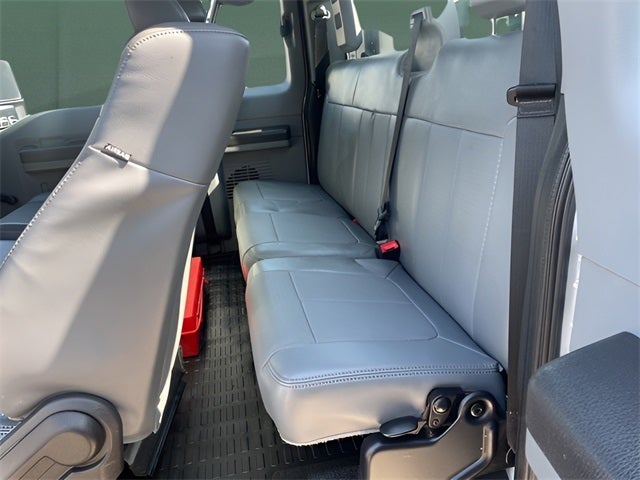 2013 Ford F-550 Chassis XL