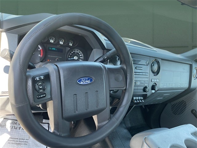 2013 Ford F-550 Chassis XL