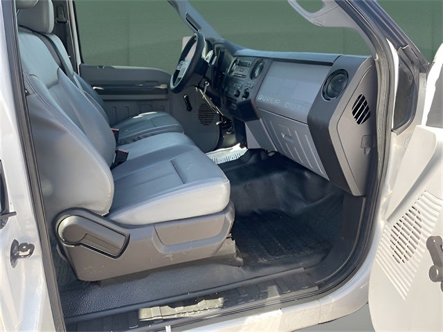 2013 Ford F-550 Chassis XL