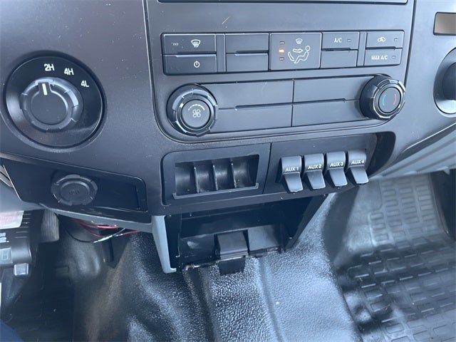 2013 Ford F-550 Chassis XL