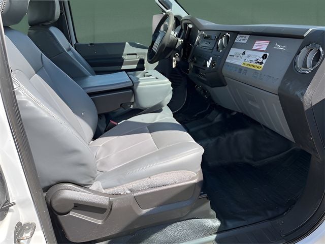 2015 Ford F-550 Chassis XL