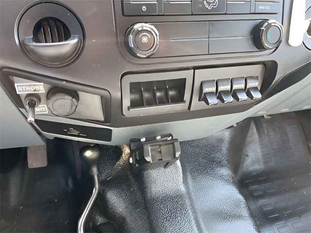 2015 Ford F-550 Chassis XL