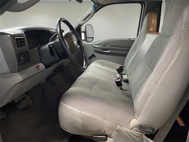 2004 Ford F-550 Chassis XL