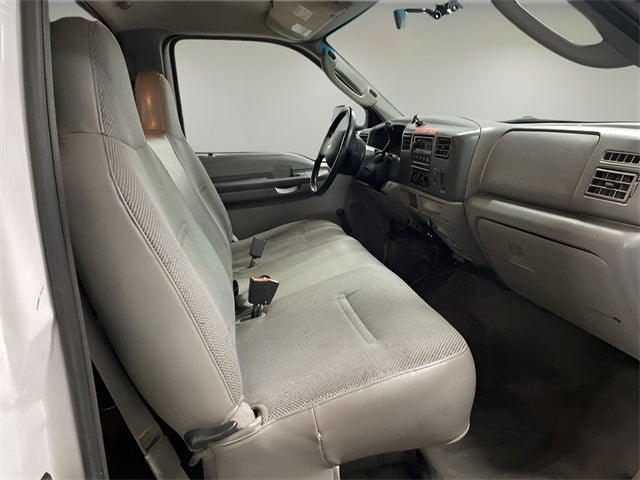 2004 Ford F-550 Chassis XL