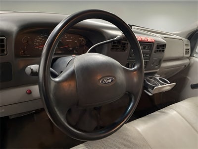 2004 Ford F-550 Chassis XL