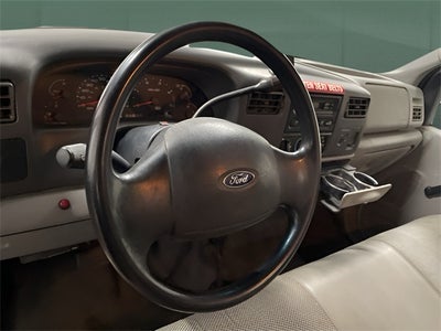 2004 Ford F-550 Chassis XL