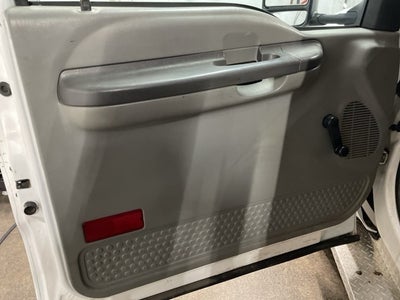 2004 Ford F-550 Chassis XL