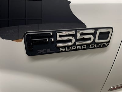 2004 Ford F-550 Chassis XL