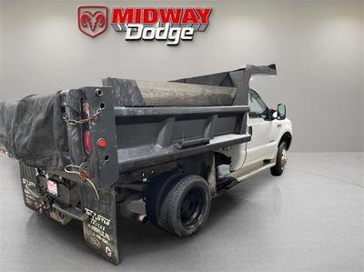 2004 Ford F-550 Chassis XL