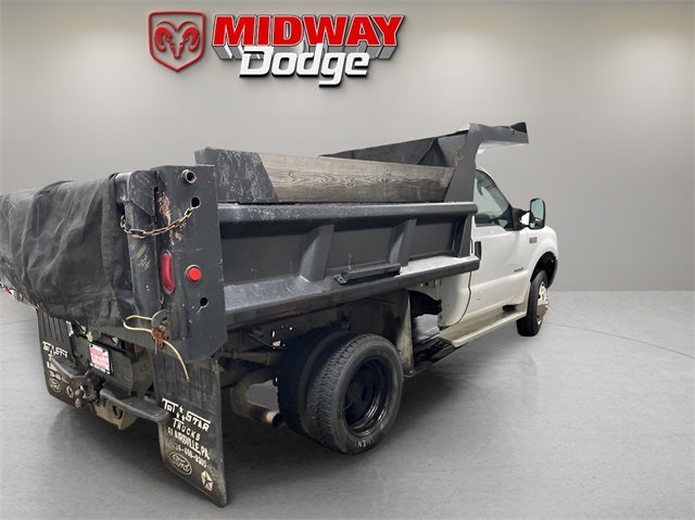 2004 Ford F-550 Chassis XL
