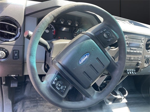 2016 Ford F-350 Chassis XL