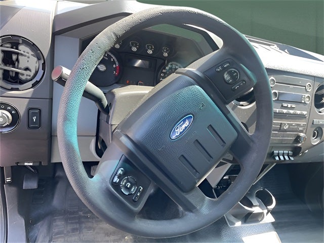 2016 Ford F-350 Chassis XL