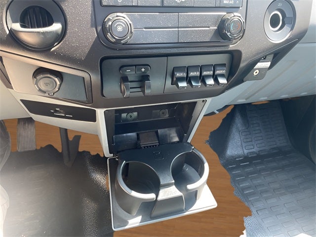 2016 Ford F-350 Chassis XL