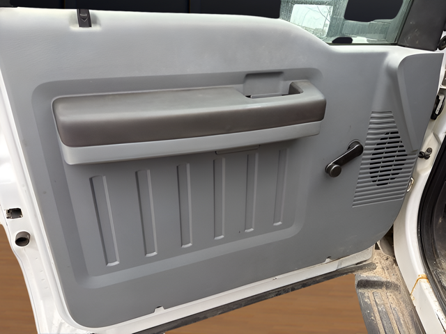 2013 Ford F-350 Chassis DRW