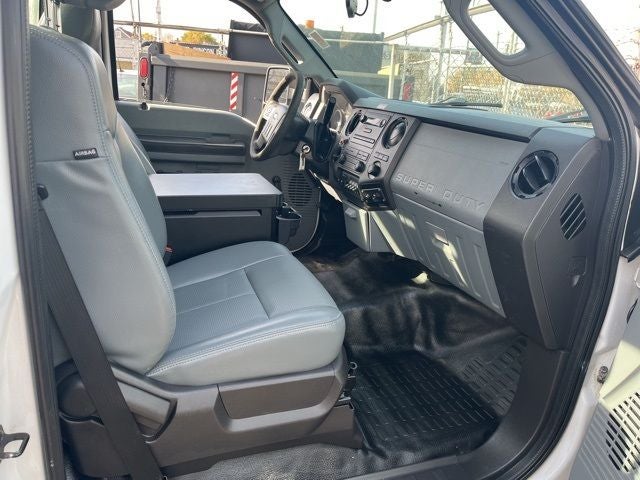 2013 Ford F-450 Chassis XL