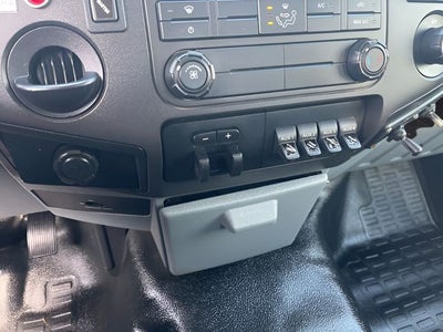 2013 Ford F-450 Chassis XL