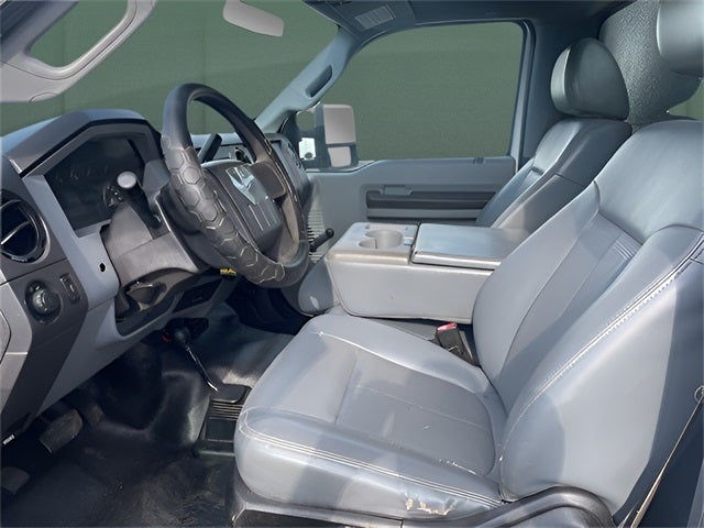 2011 Ford F-550 Chassis XL