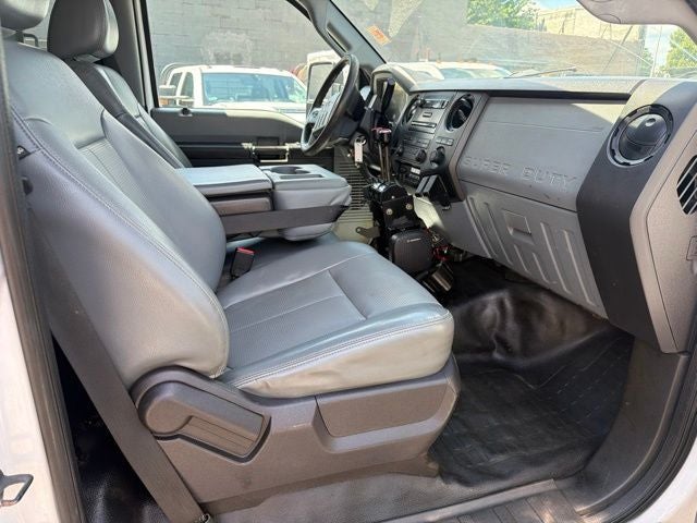 2014 Ford F-550 Chassis XL DRW