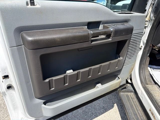 2014 Ford F-550 Chassis XL DRW