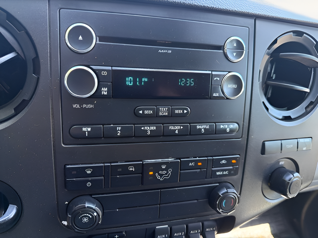 2013 Ford F-550 Chassis XL DRW
