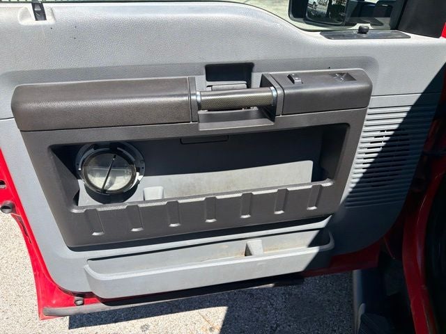 2013 Ford F-550 Chassis XL DRW