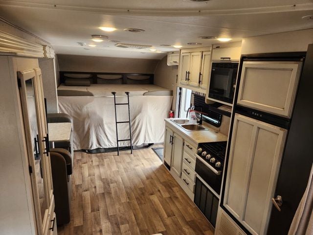 2021 Ford E-450 Cutaway Base