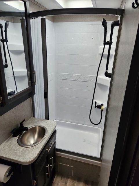 2021 Ford E-450 Cutaway Base