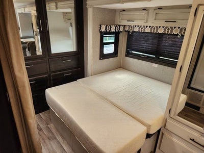 2021 Ford E-450 Cutaway Base