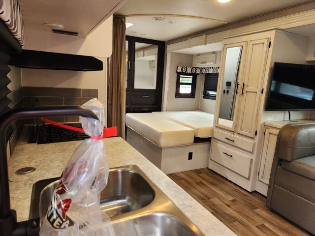 2021 Ford E-450 Cutaway Base