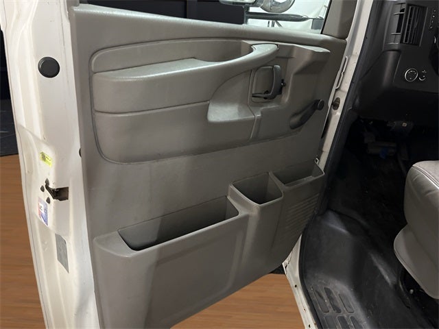 2009 Chevrolet Express Cutaway Work Van