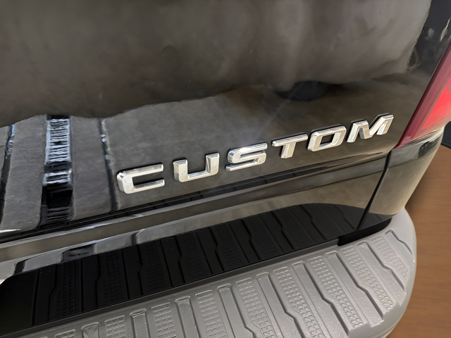 2020 Chevrolet Silverado 1500 4WD Double Cab Standard Bed Custom