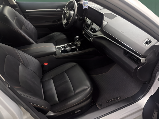 2023 Nissan Altima SR VC-Turbo FWD