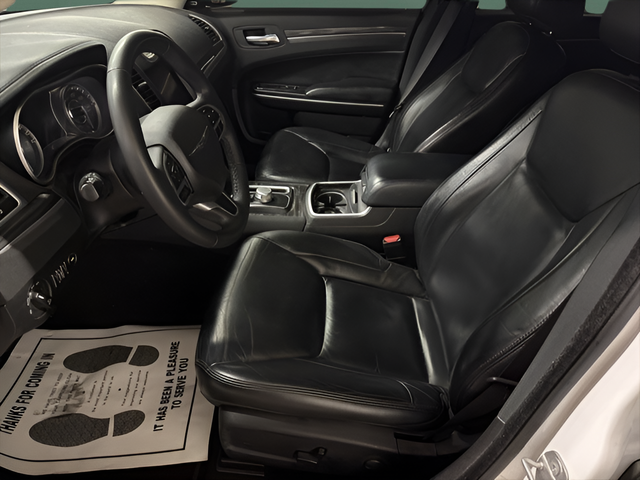 2022 Chrysler 300 Touring L