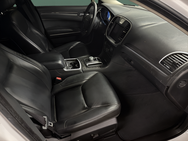 2022 Chrysler 300 Touring L