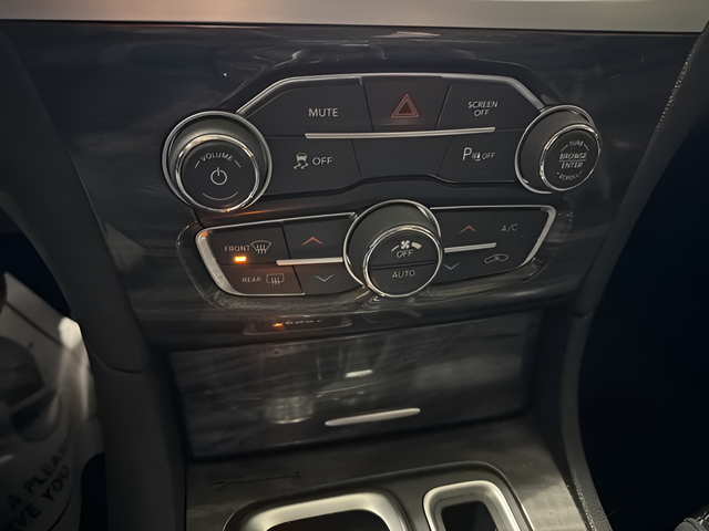 2022 Chrysler 300 Touring L