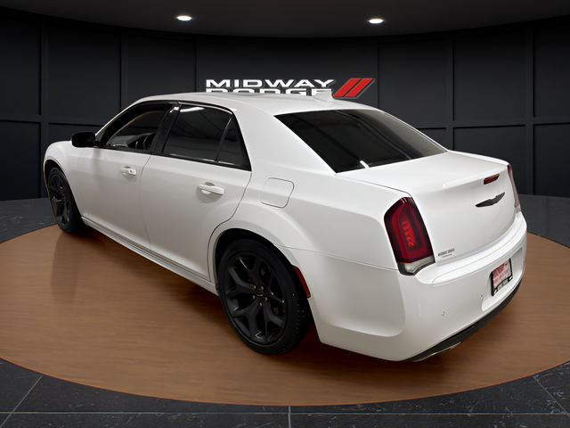 2022 Chrysler 300 Touring L