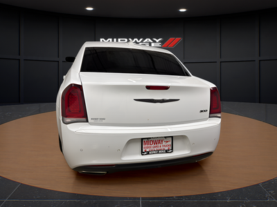 2022 Chrysler 300 Touring L