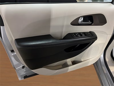 2021 Chrysler Voyager LXI